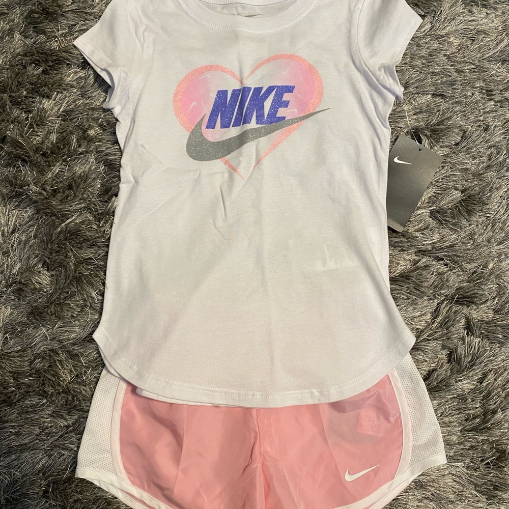 NWT Nike Girls Set